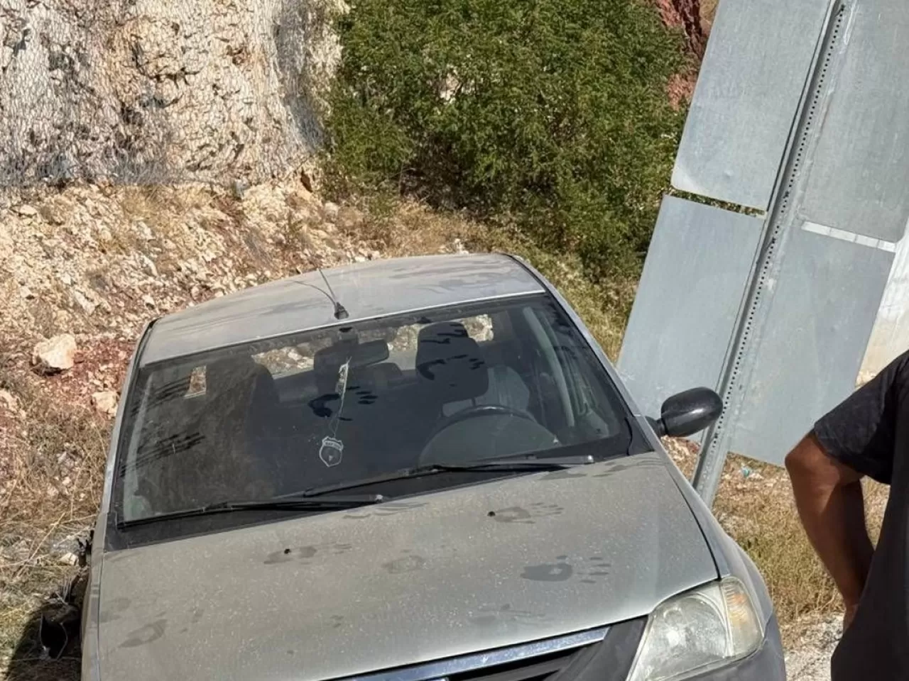 Çorum'un Laçin ilçesinde otomobil devrildi, 4 kişi yaralı!