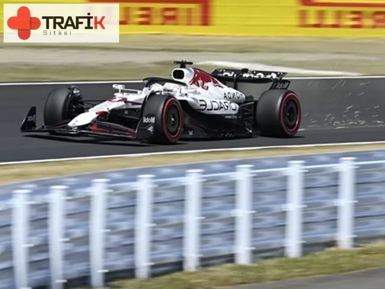 Max Verstappen, Formula 1 Japonya Prix'sinde pole pozisyonunu elde etti.