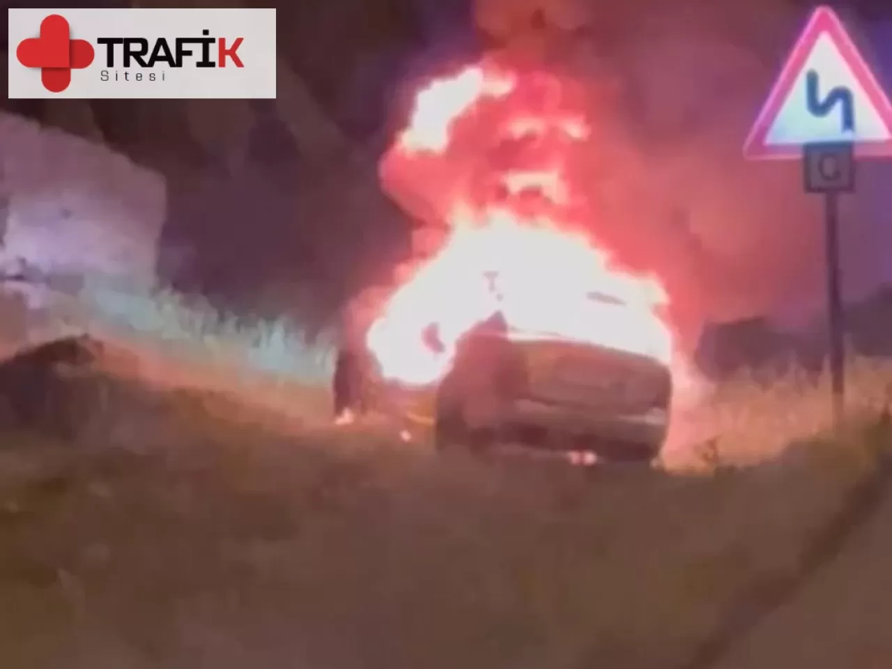 "Seyir halindeki araç alev alev yanarak kül oldu!"