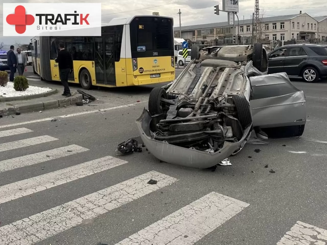 Kayseri'de Belediye Otobüsü ile Otomobil Çarpıştı: 9 Yaralı!