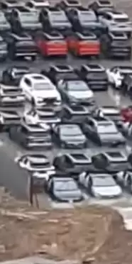 İstanbul'da Lüks Araçlar Su Altında Kaldı