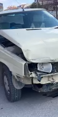Karaman'da Otomobil ile Minibüs Kaza Yaptı: 1 Yaralı