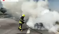 Tarsus'ta Otoyolda Yanan Otomobil İtfaiye Tarafından Söndürüldü