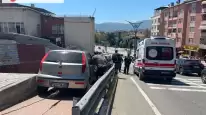 İzmit'te Bir Otomobil Kırmızı Işıkta Bekleyen Araca Çarptı: 5 Yaralı!