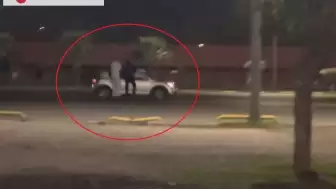 Samsun'da Gençlerden Tehlikeli Hareket: SUV Aracın Üzerine Çıktılar!
