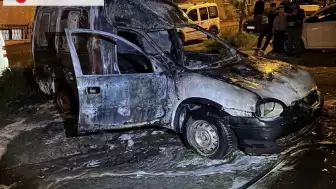Araç Park halindeyken Alev Aldı