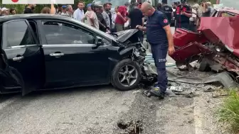 Balıkesir'de iki otomobil çarpıştı: Dört yaralı
