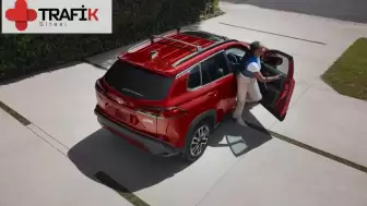 Toyota, Yeni Corolla Modeli ile 3 Sıra Koltuklu Araçları Piyasaya Sürüyor