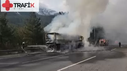 Seyir halindeki otobüs alev alev yandı, facianın eşiğinden dönüldü!