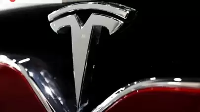 Tesla, Batarya Sorunu Nedeniyle 13 Bin Aracını Geri Çağırıyor