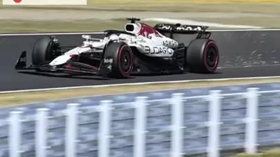Max Verstappen, Formula 1 Japonya Prix'sinde pole pozisyonunu elde etti.