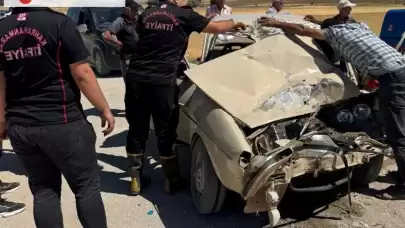 Kahramanmaraş'ta Otomobil ile Kamyonet Çarpıştı: İki Yaralı Hastaneye Kaldırıldı