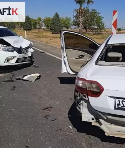 Şanlıurfa'da İki Otomobilin Çarpıştığı Kazada Beş Kişi Yaralandı!