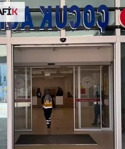 Adıyaman'da otomobilin bagajında mahsur kalan kişi yaşam savaşı veriyor