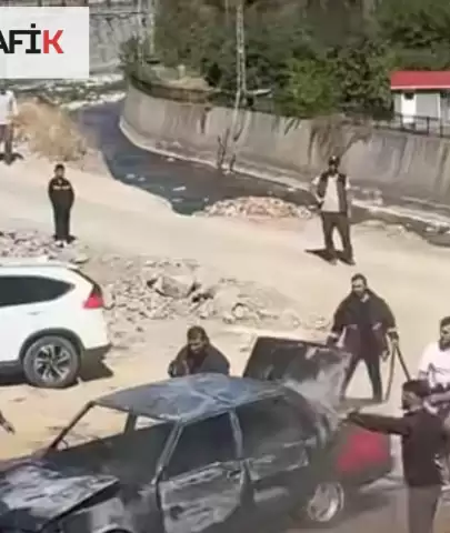 Torul ilçesinde park halindeki otomobil yangınla kül oldu!