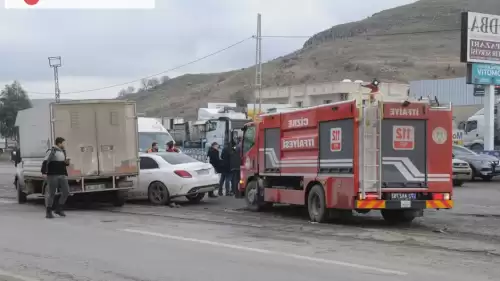 Şırnak'ta Kamyonet ile Otomobil Kaza Yaptı: 5 Yaralı!