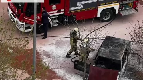 Ankara'da Park Halindeki Araç Alev Aldı - Can Kaybı Yaşanmadı