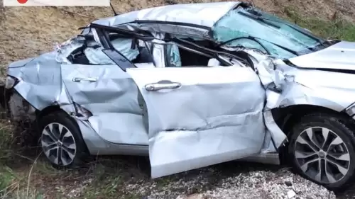 Burdur'da Otomobil ile TIR Arasında Çarpışma Meydana Geldi