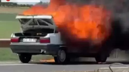 Şanlıurfa'da Seyir Halindeki Otomobil Alev Aldı: Can Kaybı yaşanmadı!