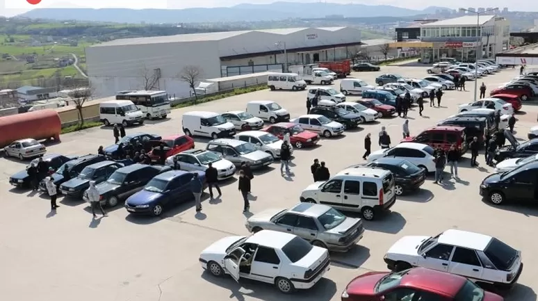 Suriye'de İkinci El Araba Fiyatları 3 Bin Dolardan 15 Bine Çıktı