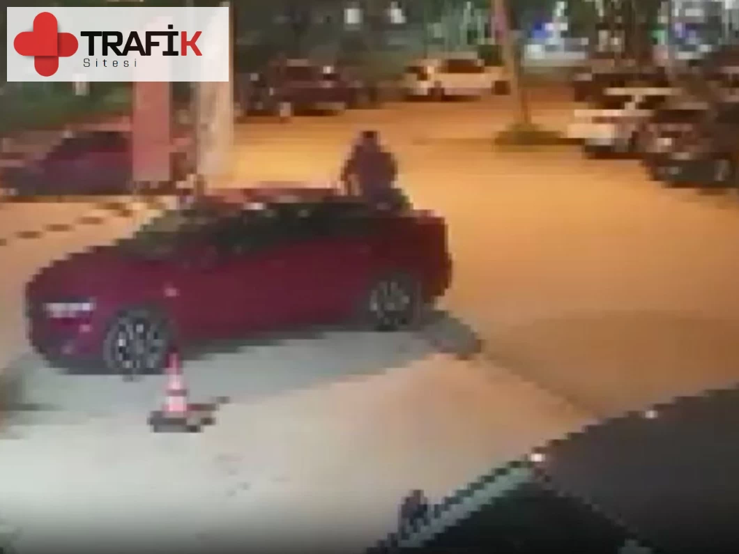 Adana'da Alkollü Saldırganın Araçlara Saldırısı Güvenlik Kamerasında!
