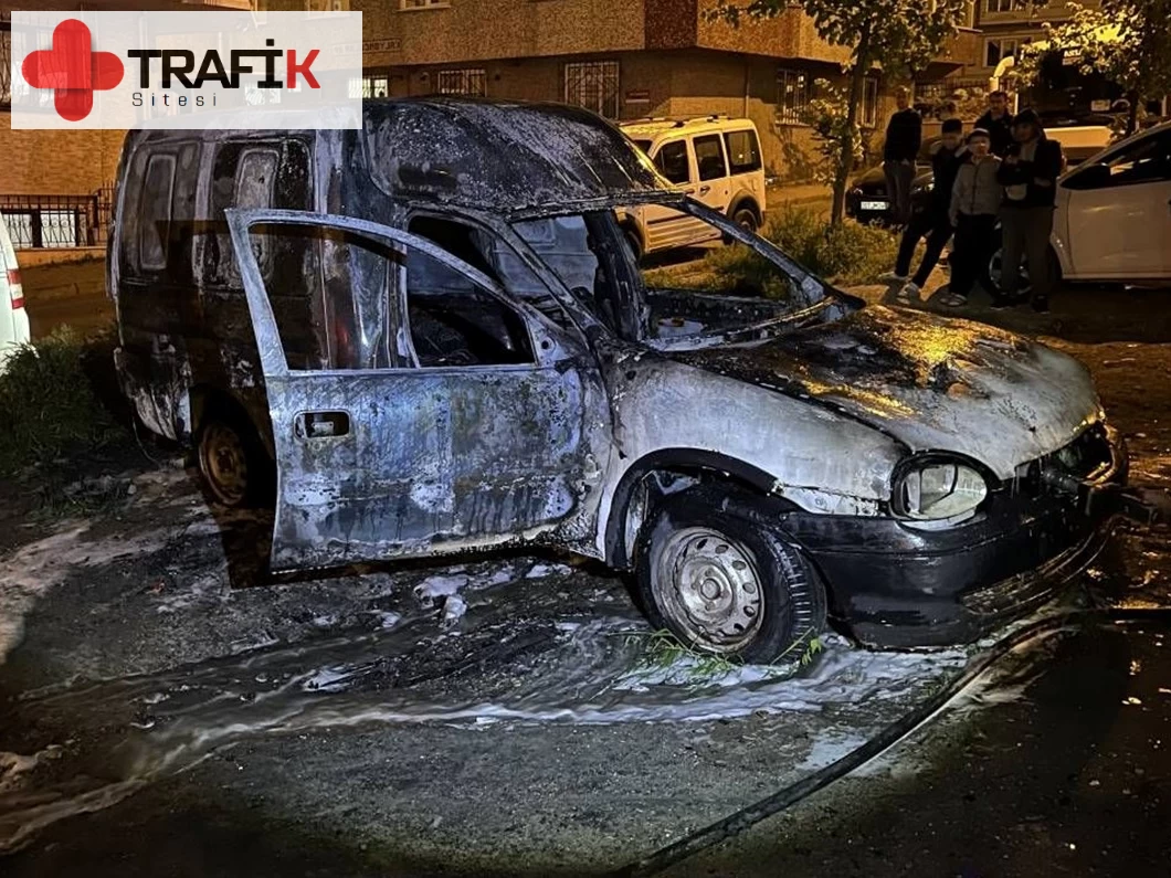 Araç Park halindeyken Alev Aldı
